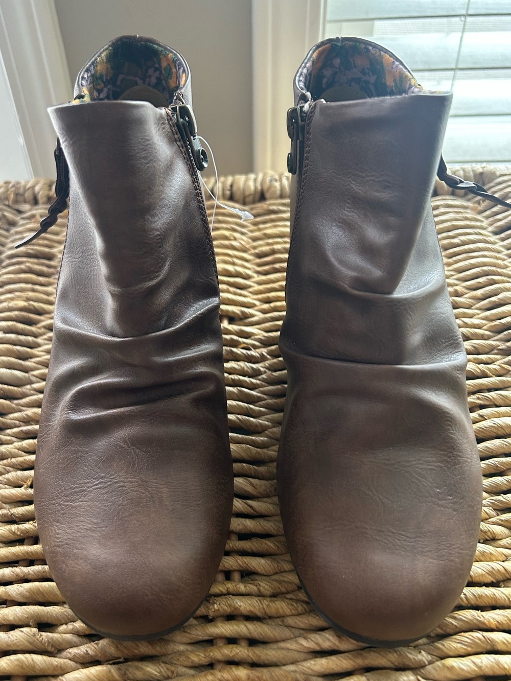 Blowfish Women’s Brown Faux Leather Ankle Booties with Side Zip Detail Size 8